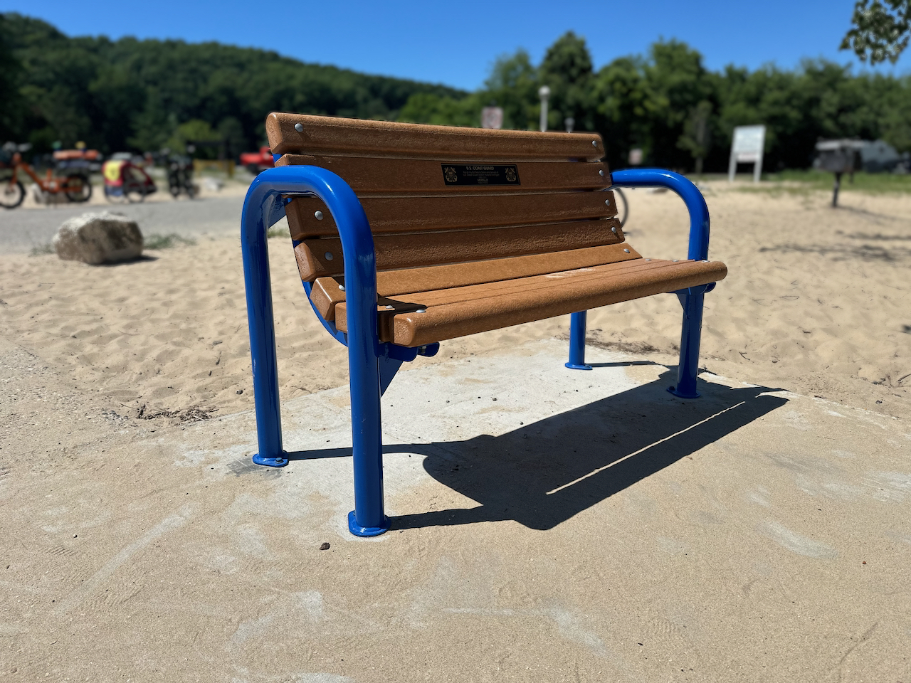 bench.jpeg